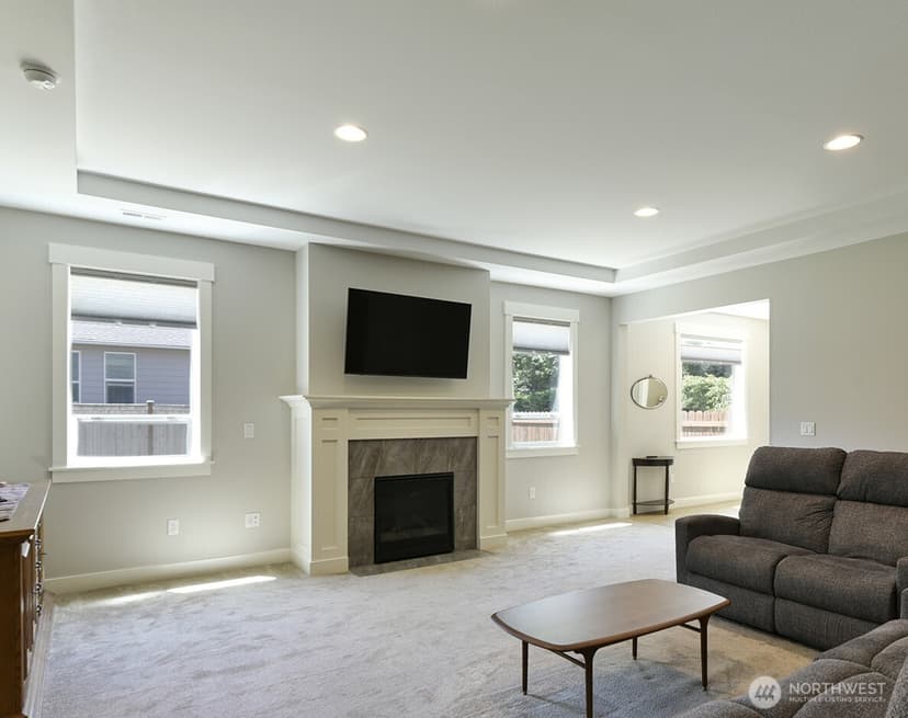 Property photo for 12825 Lakeholme Road SW, Lakewood photo 4