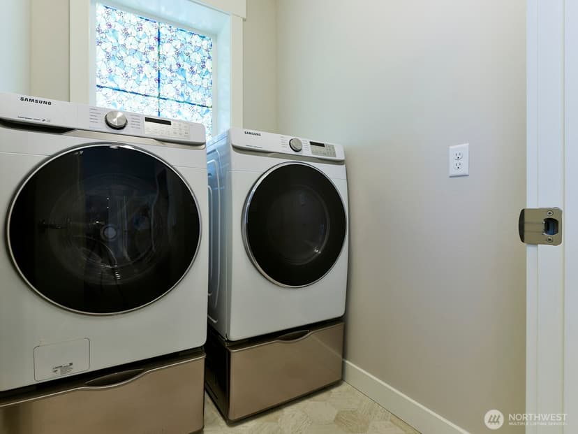Property photo for 12825 Lakeholme Road SW, Lakewood photo 27