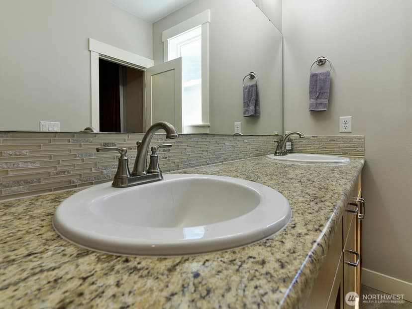 Property photo for 12825 Lakeholme Road SW, Lakewood photo 13