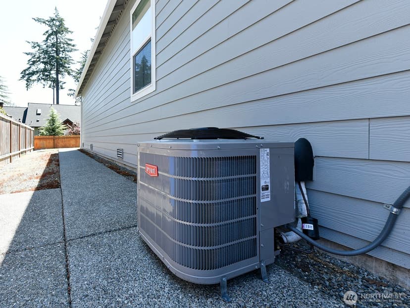 Property photo for 12825 Lakeholme Road SW, Lakewood photo 22