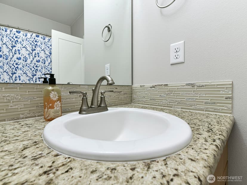 Property photo for 12825 Lakeholme Road SW, Lakewood photo 17