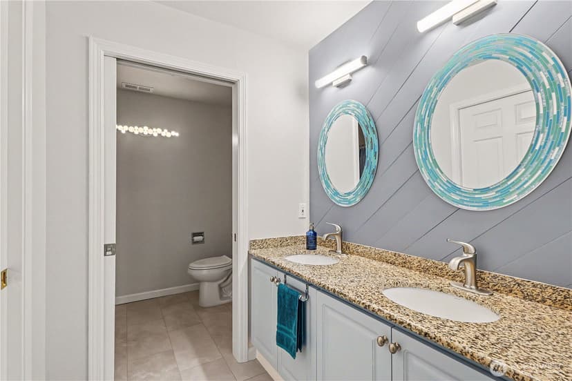 Property photo for 2160 Newport Way NW #6-1, Issaquah photo 22