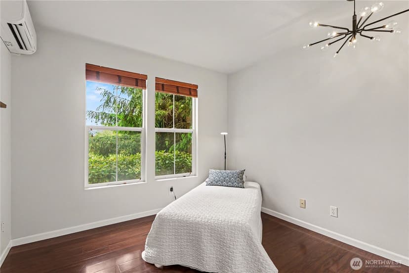 Property photo for 2160 Newport Way NW #6-1, Issaquah photo 15