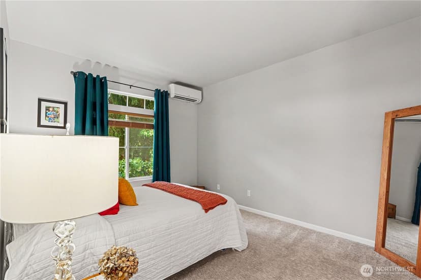 Property photo for 2160 Newport Way NW #6-1, Issaquah photo 19