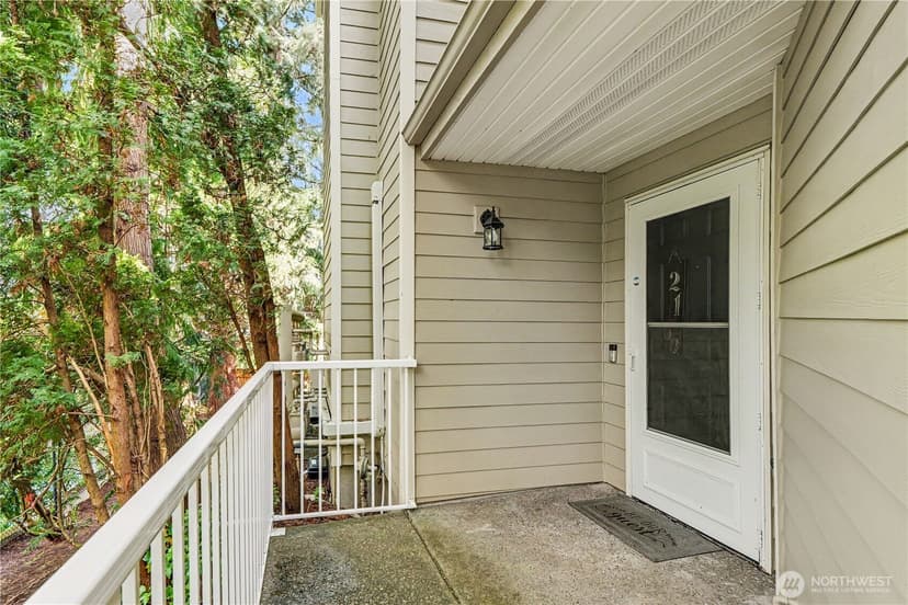 Property photo for 2160 Newport Way NW #6-1, Issaquah photo 23