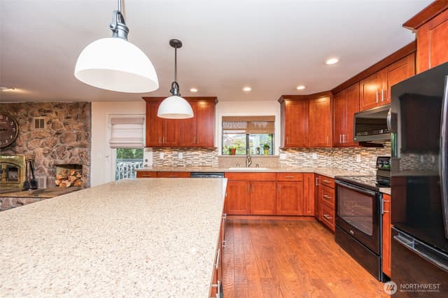 Property photo for 18816 51st Street E, Lake Tapps photo 5