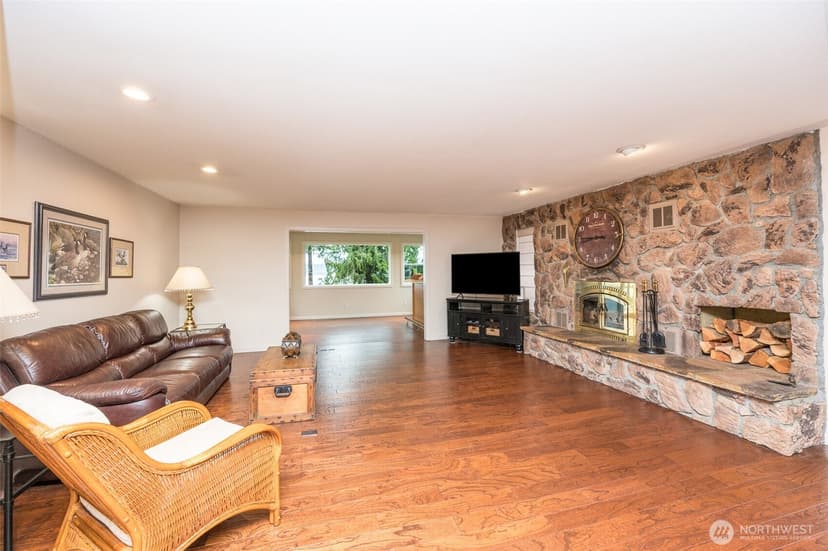 Property photo for 18816 51st Street E, Lake Tapps photo 9