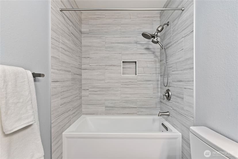 Property photo for 17014 NE 80th Street #C6, Redmond photo 20