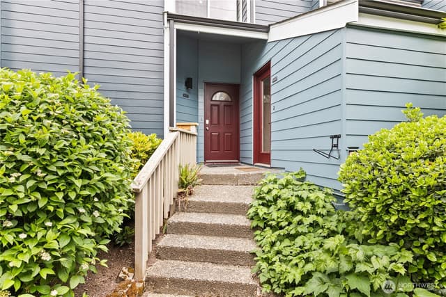 Property photo for 17014 NE 80th Street #C6, Redmond photo 3