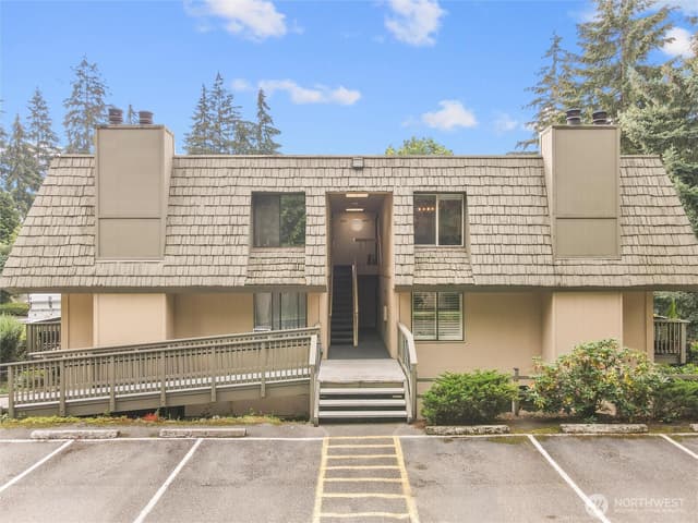 Property photo for 1420 153rd Ave NE #4004, Bellevue photo 2