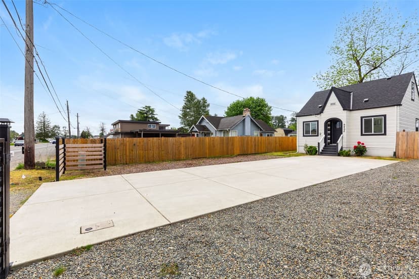 Property photo for 9402 Portland Avenue E, Tacoma photo 27