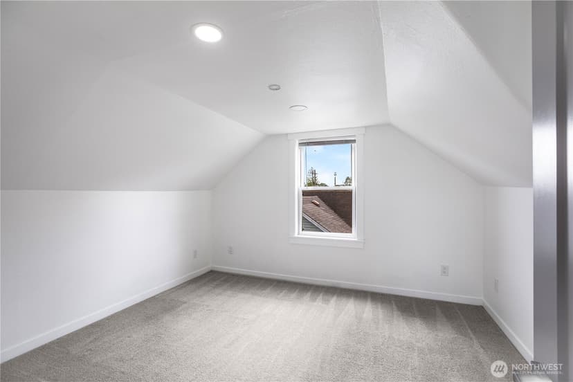 Property photo for 9402 Portland Avenue E, Tacoma photo 15