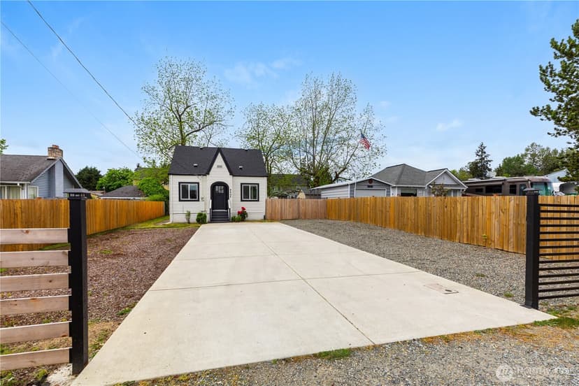 Property photo for 9402 Portland Avenue E, Tacoma