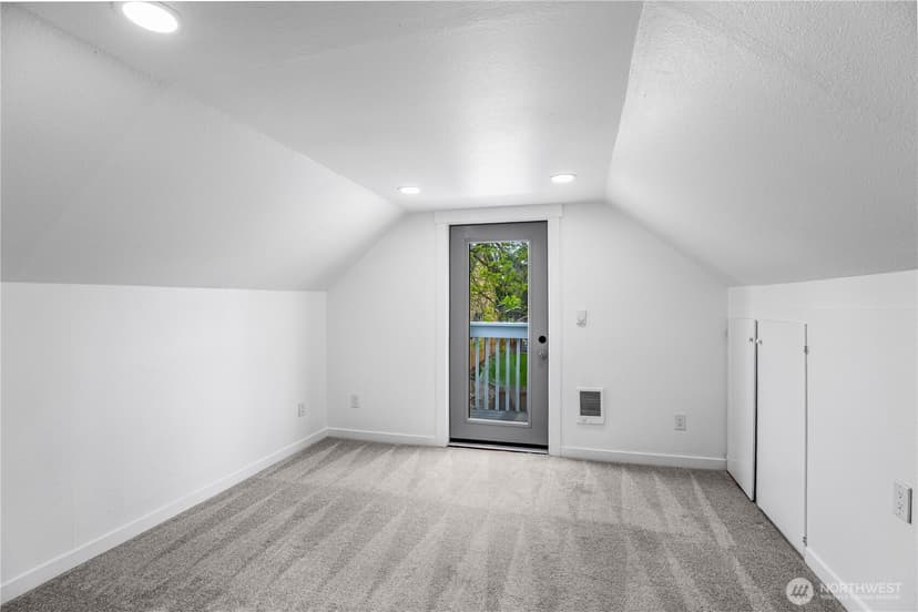 Property photo for 9402 Portland Avenue E, Tacoma photo 13