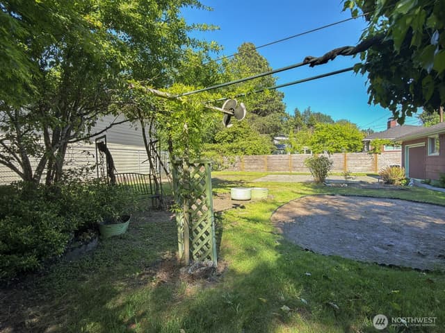 Property photo for 638 S 160th Street, Burien photo 5