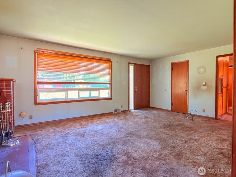 Property photo for 638 S 160th Street, Burien photo 10