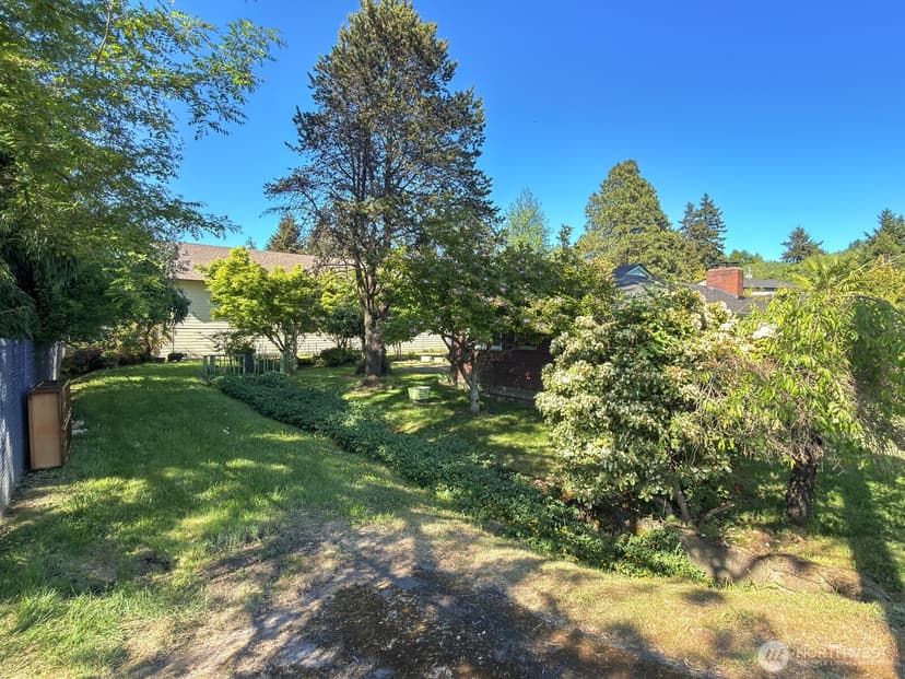 Property photo for 638 S 160th Street, Burien photo 6