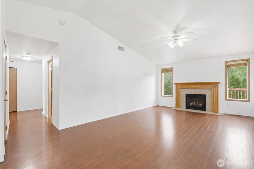 Property photo for 3011 12th Street Pl SW, Puyallup photo 8