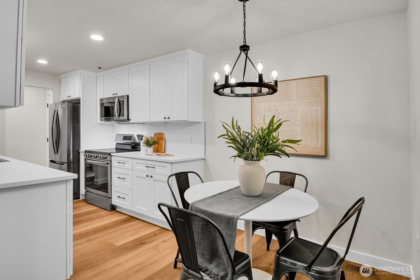 Property photo for 18523 68th Avenue NE #204, Kenmore photo 6