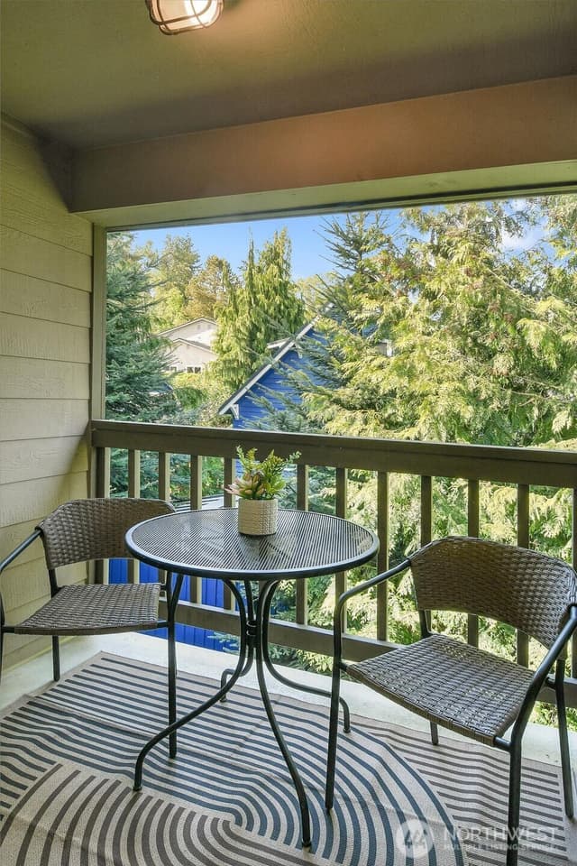 Property photo for 18523 68th Avenue NE #204, Kenmore photo 5