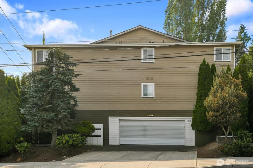 Property photo for 18523 68th Avenue NE #204, Kenmore photo 18