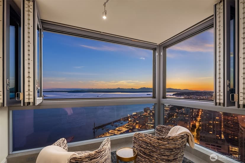 Property photo for 1521 2nd Avenue #PH3800, Seattle photo 2