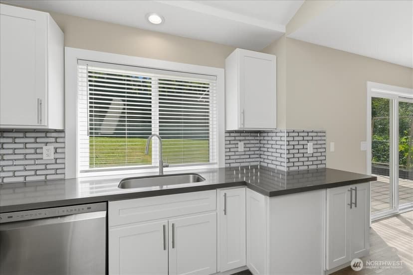 Property photo for 6813 81st Avenue NW, Gig Harbor photo 8