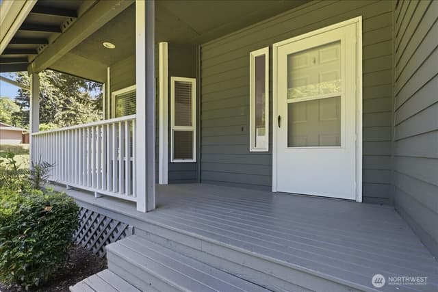 Property photo for 6813 81st Avenue NW, Gig Harbor photo 2