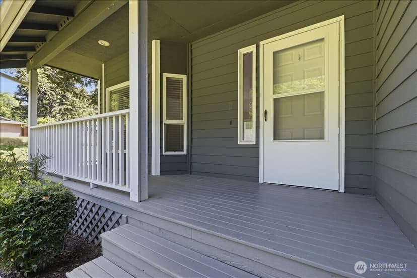 Property photo for 6813 81st Avenue NW, Gig Harbor photo 2