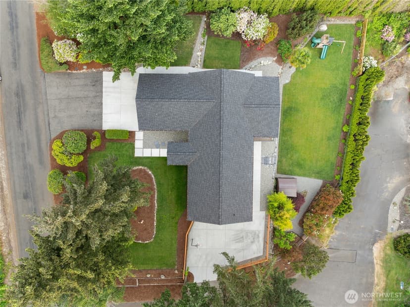 Property photo for 11016 46th Street E, Edgewood photo 6