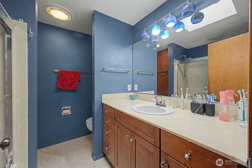 Property photo for 18415 60th Place NE, Kenmore photo 12