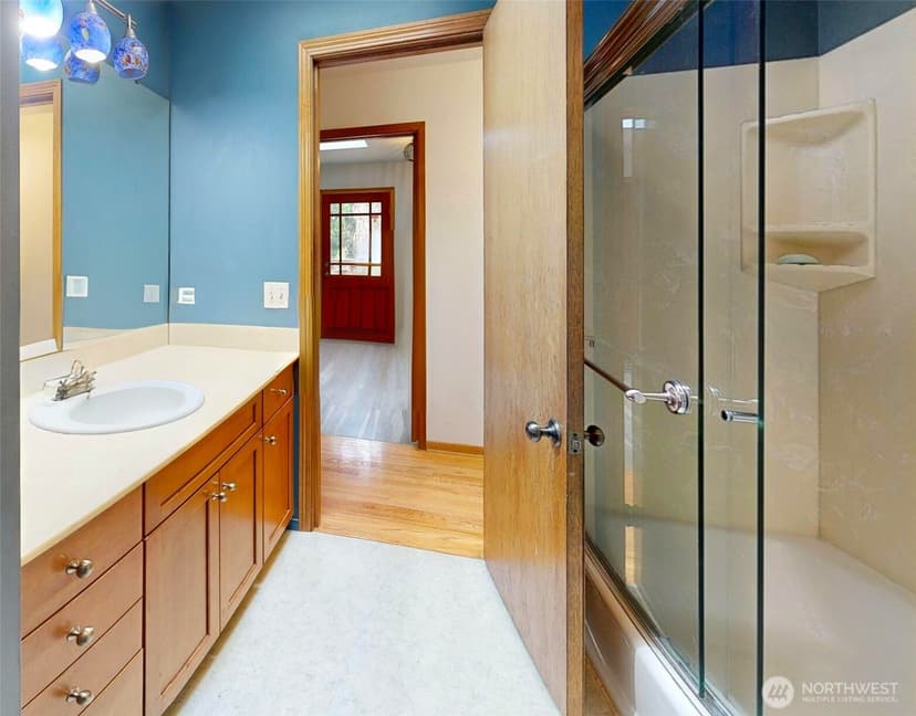 Property photo for 18415 60th Place NE, Kenmore photo 14
