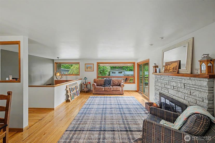 Property photo for 18415 60th Place NE, Kenmore photo 7