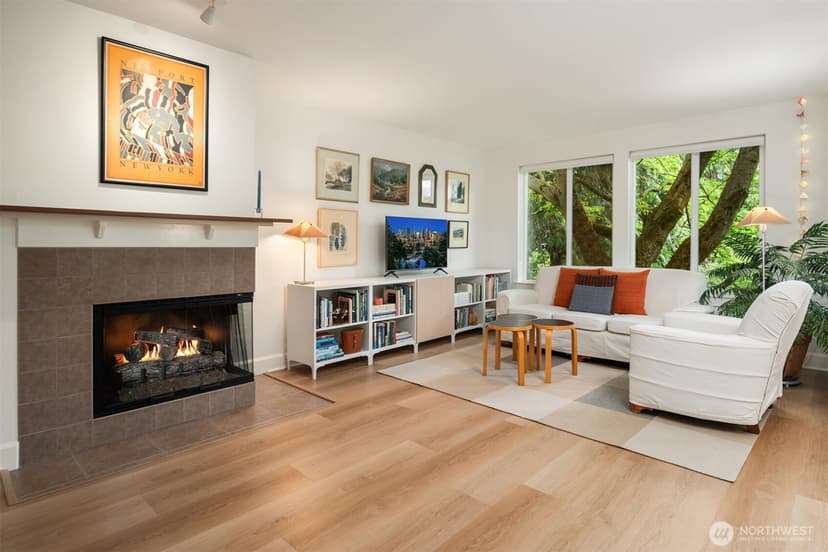 Property photo for 300 N 130th Street #8-202, Seattle photo 8