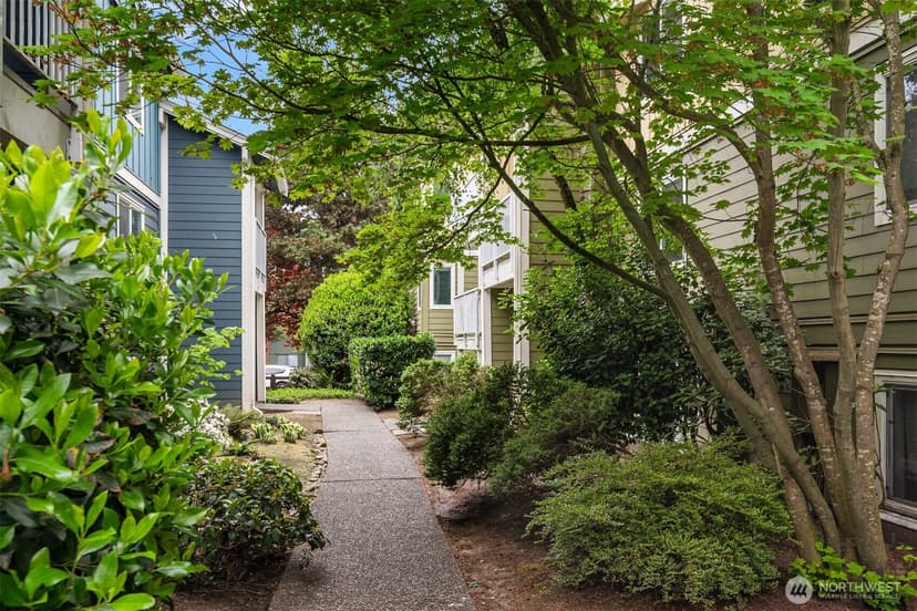 Property photo for 300 N 130th Street #8-202, Seattle photo 23