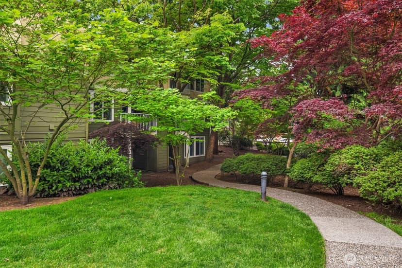Property photo for 300 N 130th Street #8-202, Seattle photo 26