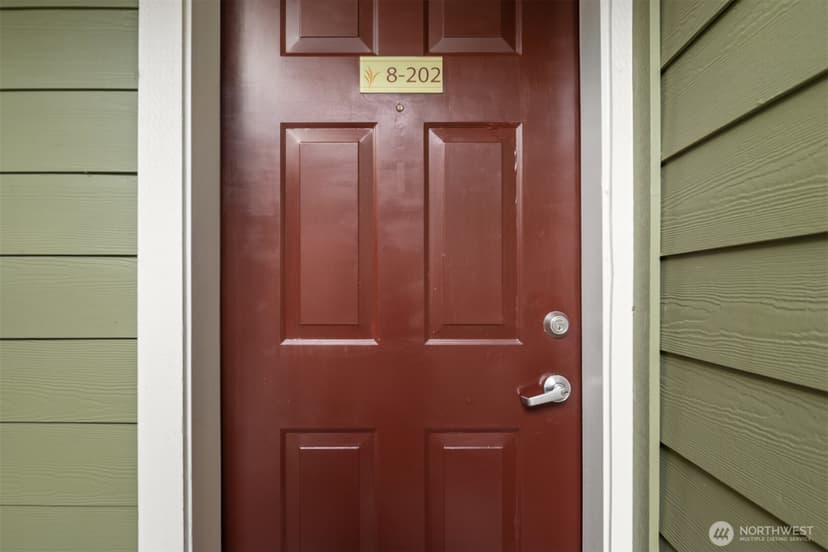 Property photo for 300 N 130th Street #8-202, Seattle photo 2