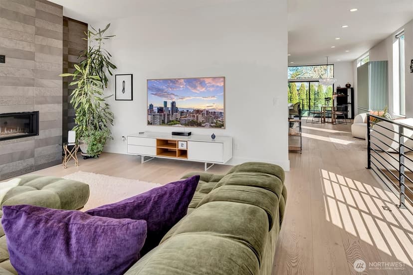 Property photo for 2660 9th Avenue W, Seattle photo 6