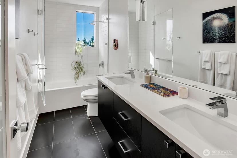 Property photo for 2660 9th Avenue W, Seattle photo 22