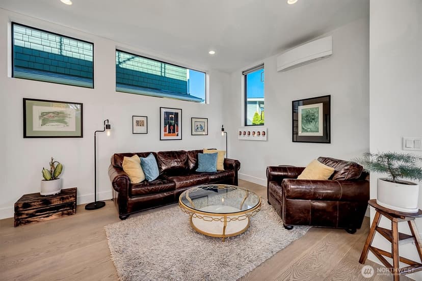 Property photo for 2660 9th Avenue W, Seattle photo 12