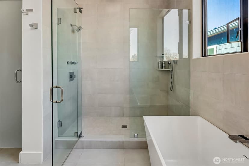 Property photo for 2660 9th Avenue W, Seattle photo 17
