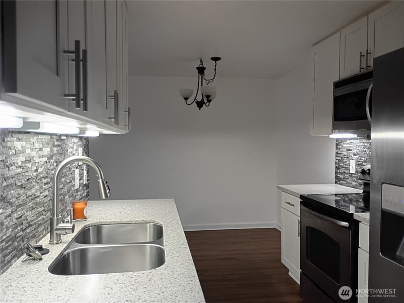 Property photo for 10501 8th Avenue NE #115, Seattle photo 4