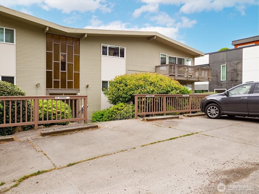 Property photo for 2552 14th Avenue W #403, Seattle photo 22