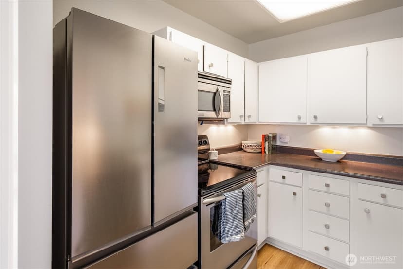 Property photo for 2552 14th Avenue W #403, Seattle photo 12