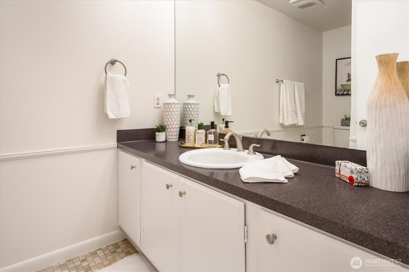 Property photo for 2552 14th Avenue W #403, Seattle photo 17