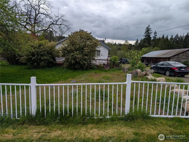 Property photo for 18902 8th Avenue NW, Arlington photo 2