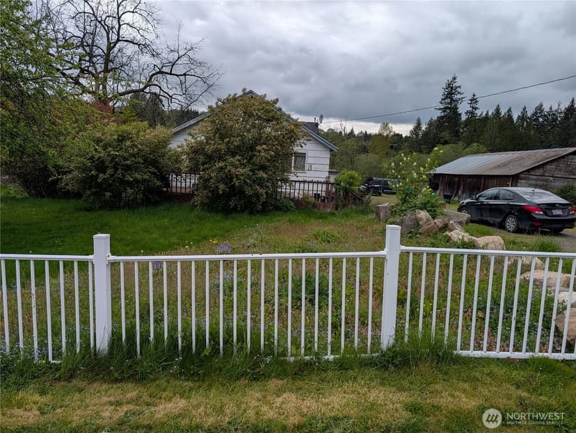 Property photo for 18902 8th Avenue NW, Arlington photo 2