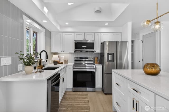 Property photo for 3402 48th Avenue SW, Seattle photo 5