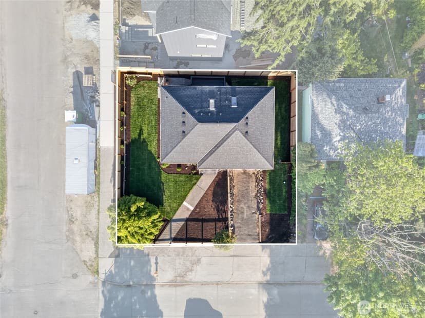 Property photo for 3402 48th Avenue SW, Seattle photo 32