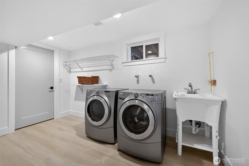 Property photo for 3402 48th Avenue SW, Seattle photo 17